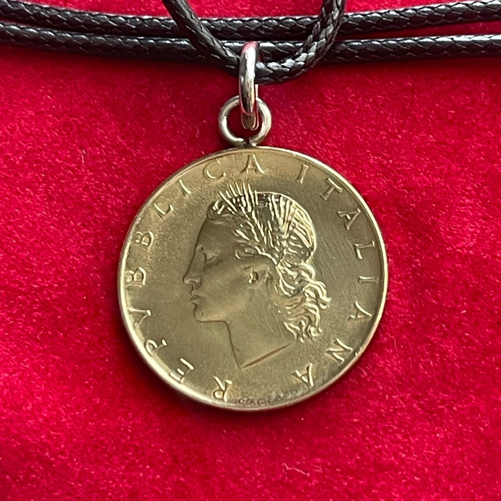 Noteworthy beautiful Italian coin pendant cord necklace